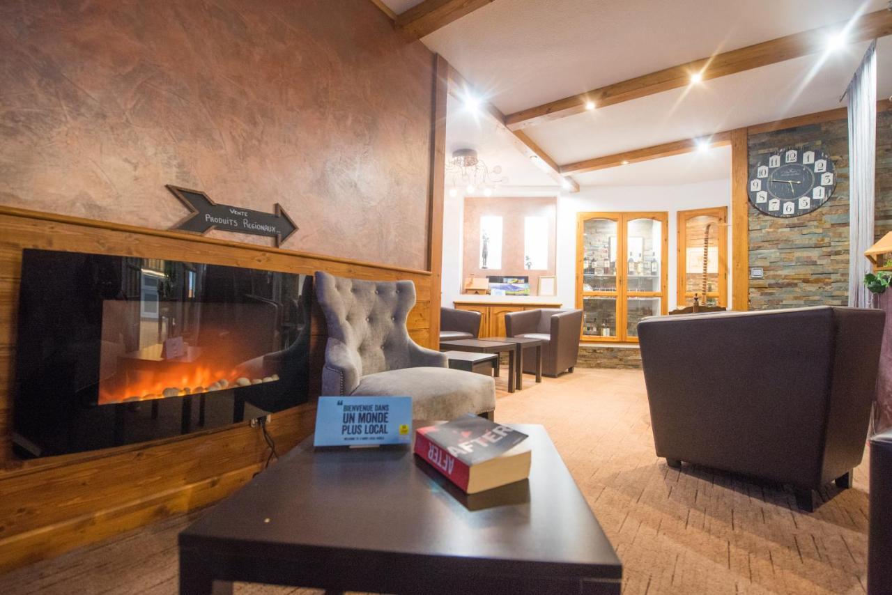 Logis Hotel Le Lac Амбрюн Екстериор снимка