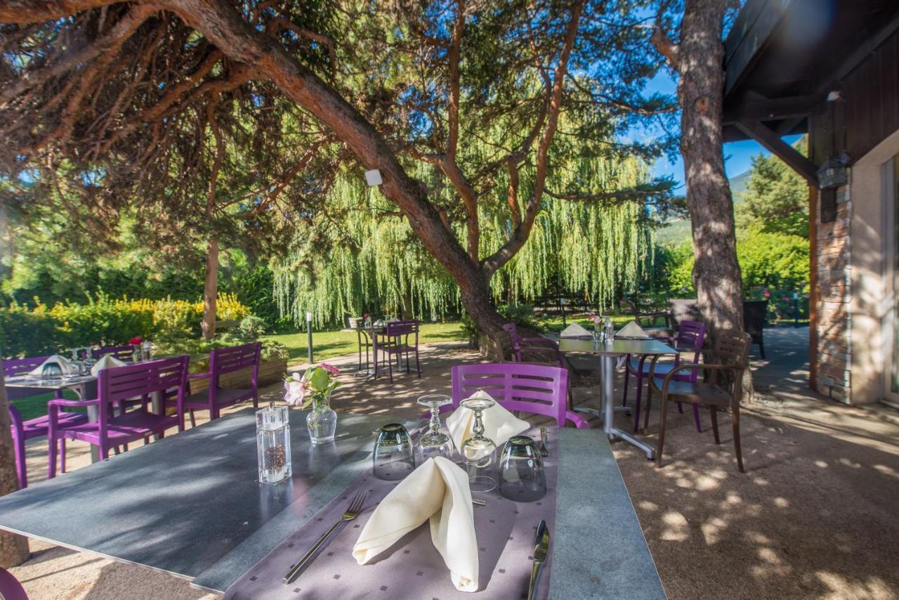 Logis Hotel Le Lac Амбрюн Екстериор снимка