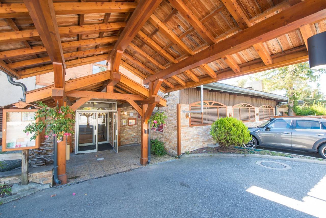 Logis Hotel Le Lac Амбрюн Екстериор снимка
