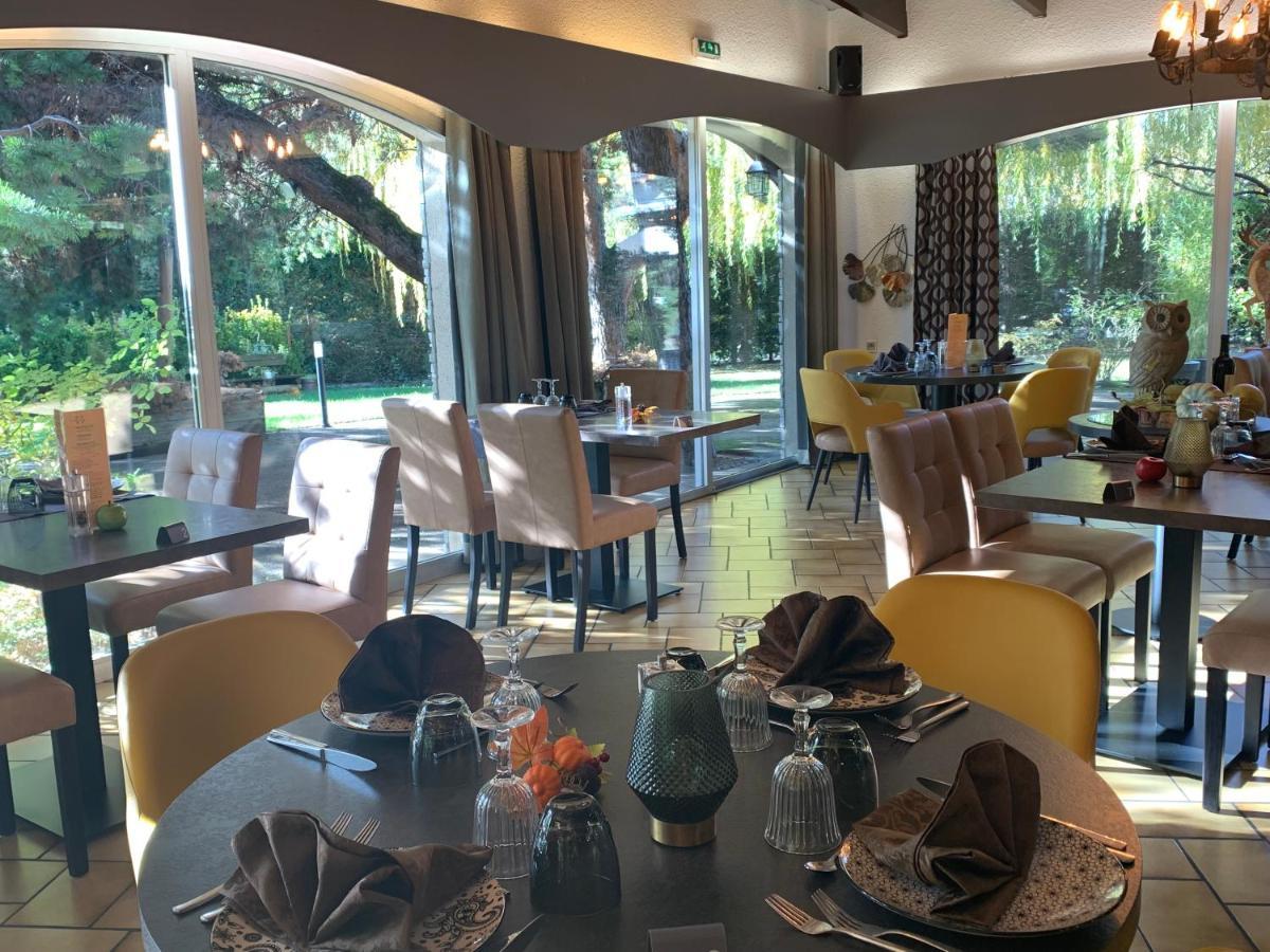 Logis Hotel Le Lac Амбрюн Екстериор снимка