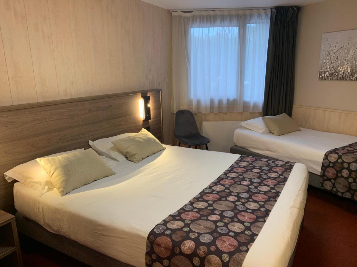 Logis Hotel Le Lac Амбрюн Екстериор снимка