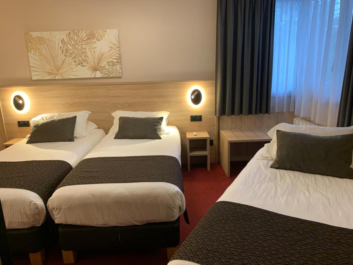 Logis Hotel Le Lac Амбрюн Екстериор снимка