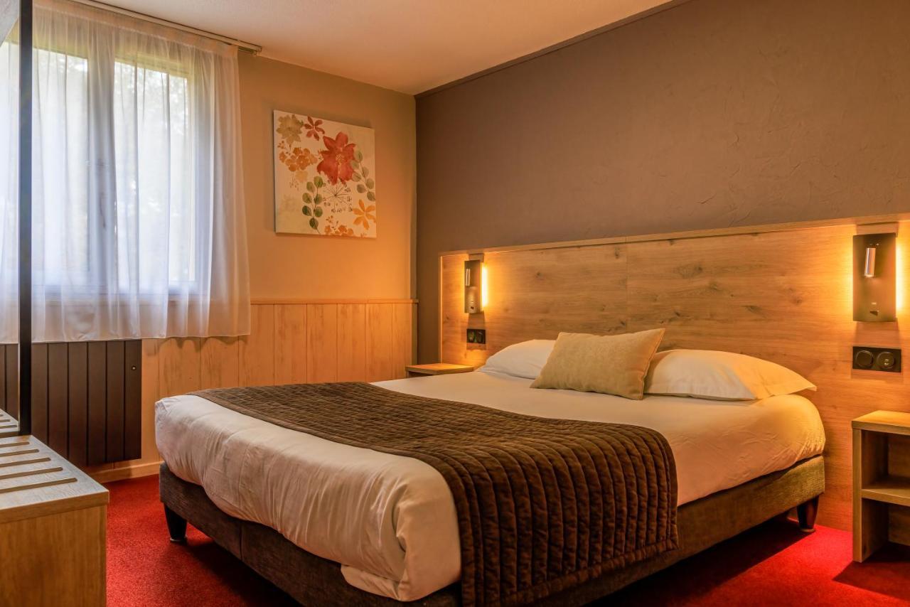 Logis Hotel Le Lac Амбрюн Екстериор снимка