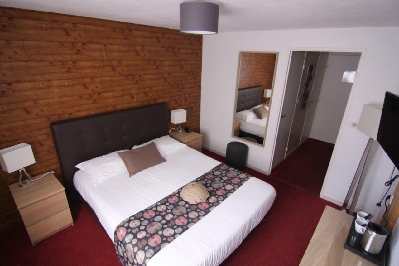 Logis Hotel Le Lac Амбрюн Екстериор снимка